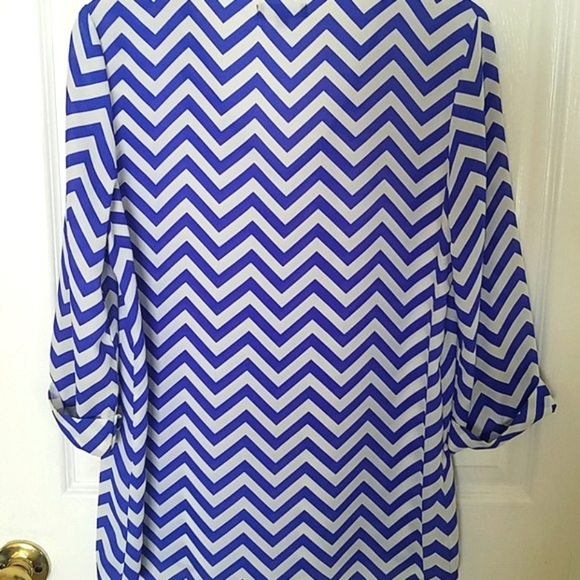 Kiara, 0011, blue and white Chevron top, size S - Picture 6 of 6